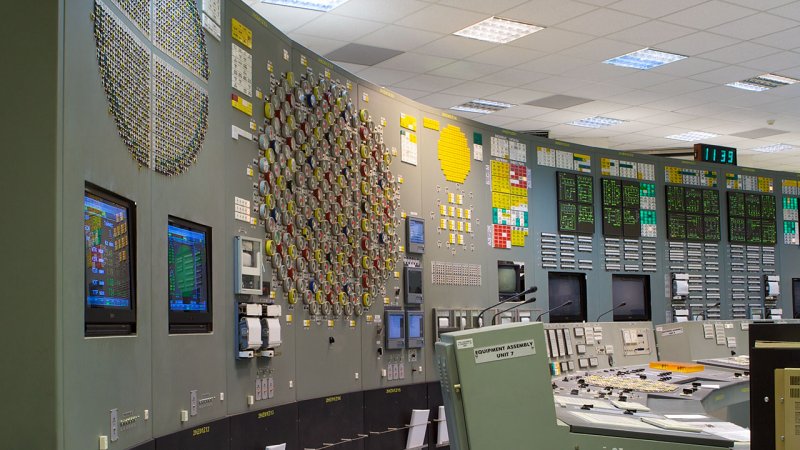 All the important parameters of an operating nuclear power plant are indicated on the control room panels — the control center of the entire block. (Source: © PozitivStudija / stock.adobe.com)