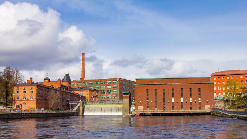 A city hydroelectric power plant built on a river cascade in Tampere, Finland. (Source: © Alex Shirmanov / stock.adobe.com)
