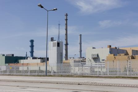 The reprocessing facility in La Hague, France, recycles spent fuel from nuclear reactors from the entire world. (Source: © amelie / stock.adobe.com)