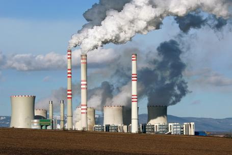 An operating coal power plant contributes to the average radiation dosage received by nearby citizens three times more than an operating nuclear power plant. (Source: © tomas / stock.adobe.com)