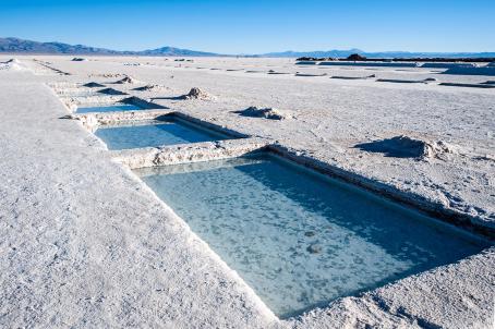 Lithium mining in Argentina. (Source: © Kseniya Ragozina / stock.adobe.com)