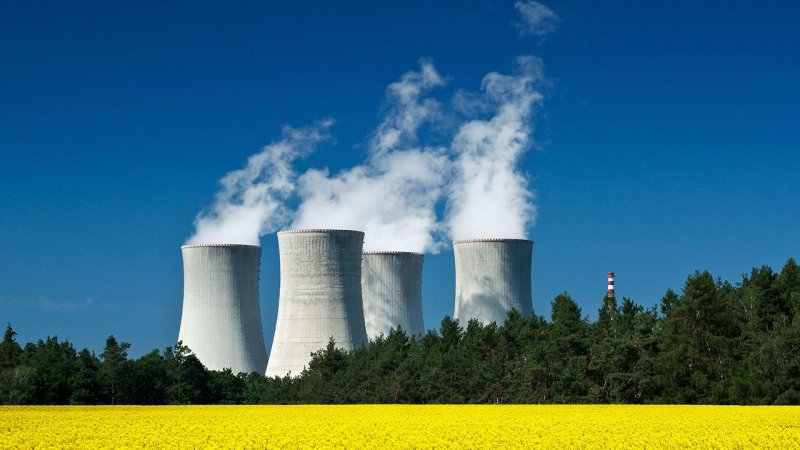 A nuclear power plant releases into the environment only water, steam vapor, and a small amount of gaseous and liquid waste; their concentration is below the public health limits and is thus considered harmless to the environment. (Source: © meryll / stock.adobe.com)