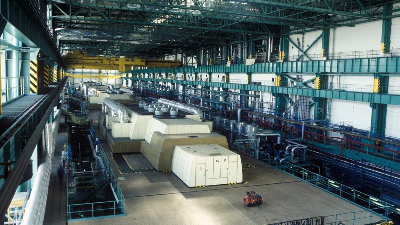 In the machine room of the double-block in the Dukovany nuclear power plant, there are four turbo generators, each 220 MWe. (Source: ČEZ, a. s.)