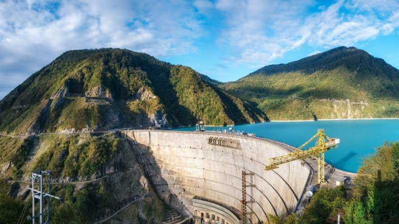 The Inguri dam and power plant are situated in Georgia and Abkhazia, stemming the Inguri River. With a dam of 272&nbsp;m in height it is one of the tallest in the world. (Source: © bortnikau / stock.adobe.com)