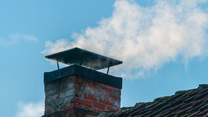 1.&nbsp; &nbsp;Light air: Direction of wind shown by smoke but not by wind wanes. Wind speed: 1—5&nbsp;km/h, wave height: about 0.03&nbsp;m (Source: © Igor / stock.adobe.com)