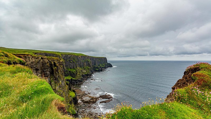 The alternative of natural bays adapted for the use of tidal energy will be development of artificial lagoons. (Source: © Emile / stock.adobe.com)