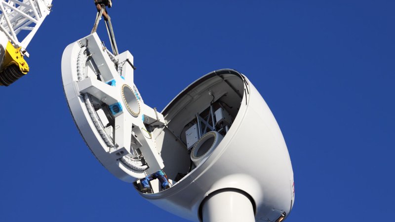 The construction of a direct drive (has no gearbox) wind turbine. (Source: © Frédéric Prochasson / stock.adobe.com)