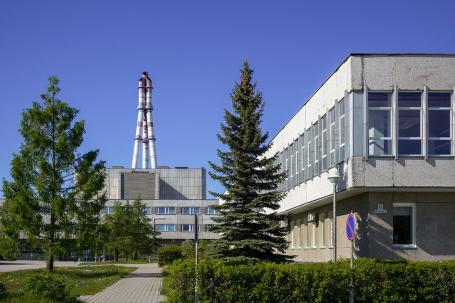 The shutdown of Ignalina Nuclear Power Plant had a major impact on the economy of the town of Visaginas, which was originally built primarily for nuclear power plant employees. Decommissioning of the facility therefore also includes addressing the long-term social and economic impacts on the entire region. (Source: Vygintas Racinskas &copy; stock.adobe.com)