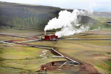 A part of the Krafla power plant (Iceland), built over a high-temperature geothermal system near the lake of Mývatn. (Source: © naten / stock.adobe.com)