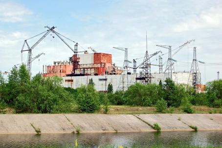 At the time of the Chernobyl nuclear power plant accident, there were two more blocks with the same reactor, block 5 and 6, under construction. Due to safety concerns, these blocks were never completed. (Source: © Unkas Photo / stock.adobe.com)