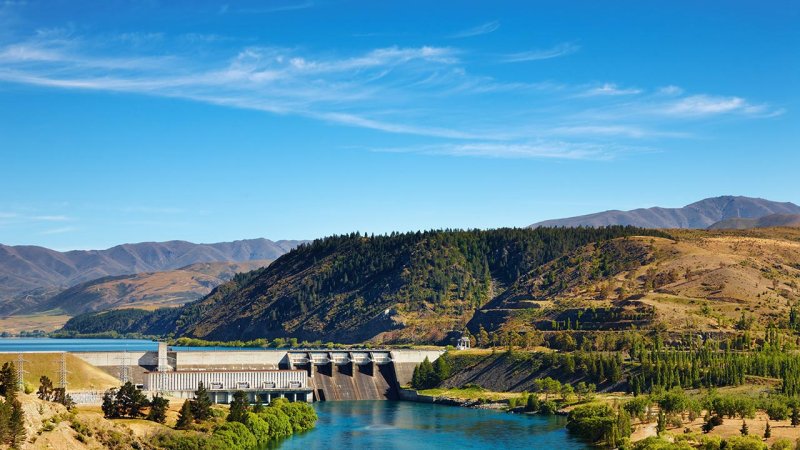 Hydroenergetics will produce more than half of the energy from renewable sources in the future. In the picture you can see Aviemore Power Plant (New Zealand). (Source: © Dmitry Pichugin / stock.adobe.com)