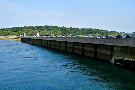 Due to the regular patterns of tides, the integration of tidal power plants into the grid will pose no problem. (Source: © PackShot / stock.adobe.com)