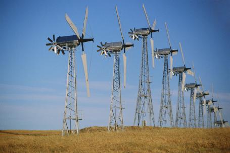 Wind turbines at a wind farm near San Francisco, USA. (Source: © spiritofamerica / stock.adobe.com)