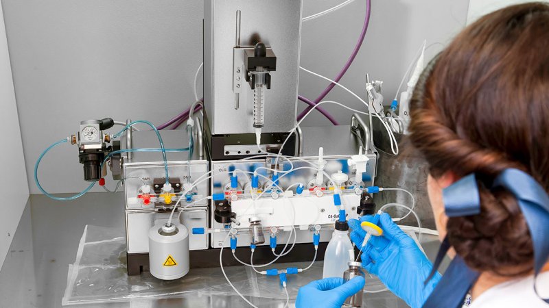 Decommissioning also applies to nuclear medicine facilities and laboratories working with radioactive materials used for patient diagnostics and treatment. (Source: © ATRPhoto / stock.adobe.com)