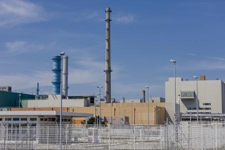 The spent fuel reprocessing facility in La Hague is one of the most closely monitored and secured nuclear facilities. (Source: © amelie / stock.adobe.com)