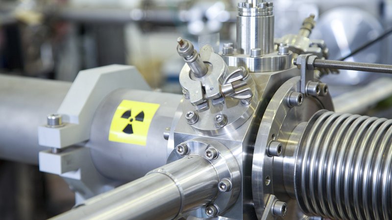 Radioactive material is used in many scientific laboratories. Spent radiation emitters and used material become institutional radioactive waste. (Source: © perfectmatch / stock.adobe.com)