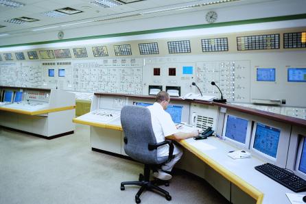 The most common cause of accidents in nuclear facilities is the human factor. Modern power plants are designed so that the consequences any possible operator error is eliminated. (Source: ČEZ, a. s.)