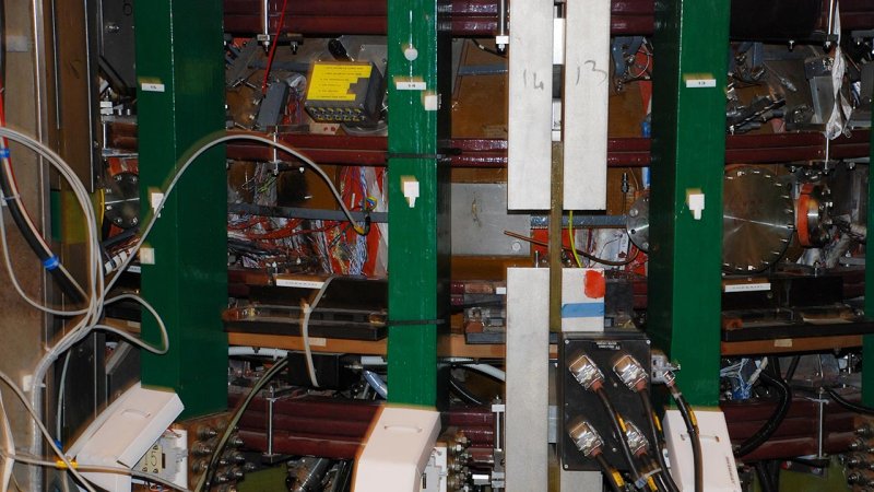 Experiments performed on the COMPASS tokamak, carried out in the Institute of Plasma Physics, might fill the gaps in understanding of the thermonuclear fusion. (Source: ČEZ, a. s.)