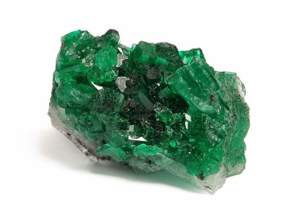 Emerald, gemstone variant of beryllium compound beryl. (Source: &copy; photoworld / stock.adobe.com)