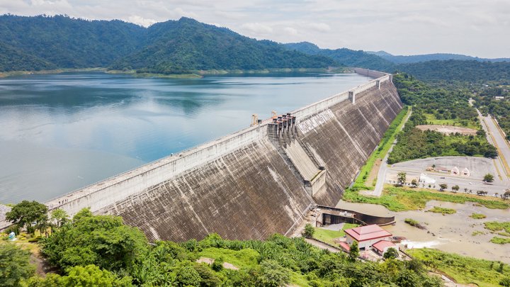 Gravity dam. (Source: © kwanchaichaiudom / stock.adobe.com)