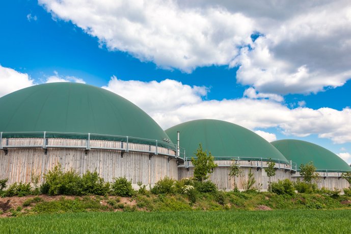 Digesters of biogas plant. (Source: © Dmitry Naumov / stock.adobe.com)