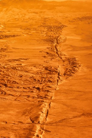San Andreas fault line in California. (Source: &copy; oliver de la haye / stock.adobe.com)