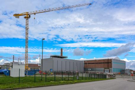Removal of spent nuclear fuel represents an important part of the transition from operation to decommissioning. The decommissioning project of Greifswald Nuclear Power Plant also included the construction of an interim storage facility for its safe long-term storage. (Source: © Maren Winter / stock.adobe.com) Removal of spent nuclear fuel represents an important part of the transition from operation to decommissioning. The decommissioning project of Greifswald Nuclear Power Plant also included the construction of an interim storage facility for its safe long-term storage. (Source: © Maren Winter / stock.adobe.com)